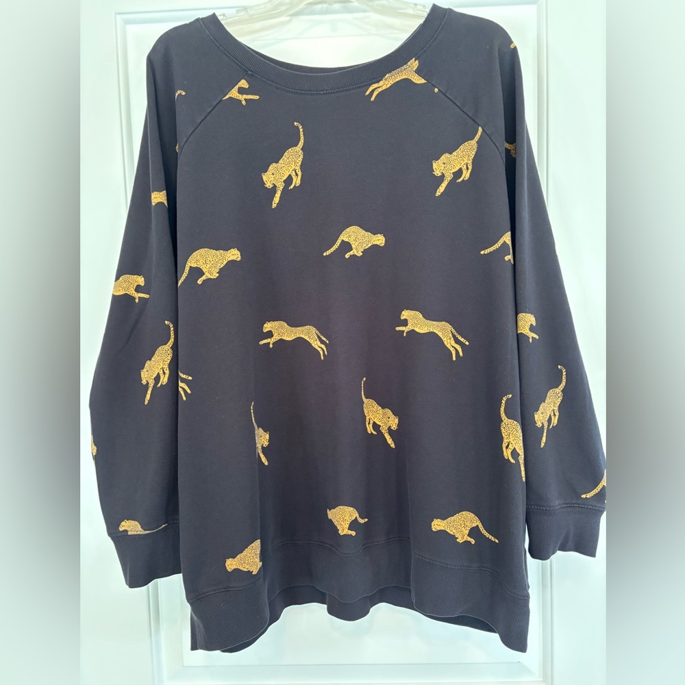Torrid - Super Soft Fleece Black Cheetah Raglan Sweatshirt + Pant SET - 2X - Picture 2 of 11